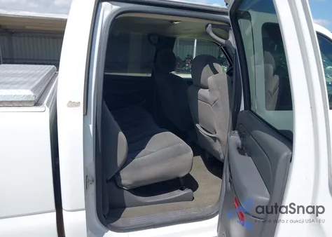 2005 Chevrolet Silverado 2500Hd Ls from USA, damaged, VIN 1GCHC23U25F838815